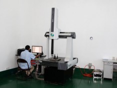 Coordinate measuring machine